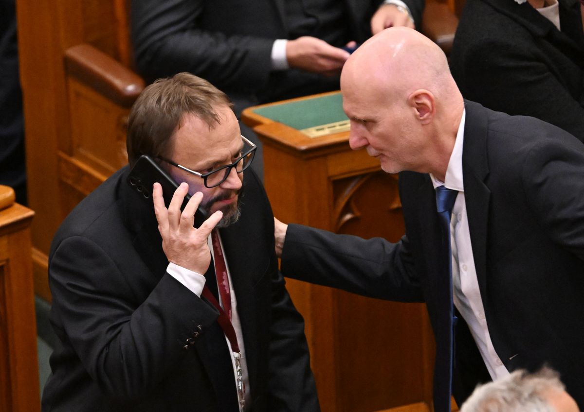 Kármán András, Tanács Zoltán