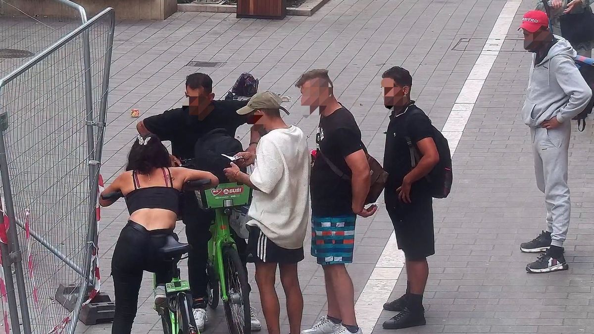 Ez már tényleg tűrhetetlen: újabb balhé robbant ki Budapesten, nem csak a flakonozás és a palackok okozzák a bajt – bűnbandák használják a Mol Bubit, tömeges visszaélés derült ki
