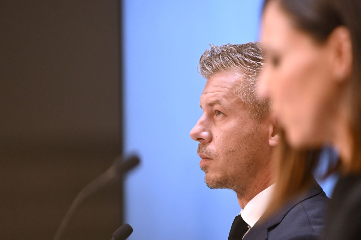végrehajtók, Hungarian Prime Minister Peter Magyar Holds Press Conference A Day After Meeting European Council President