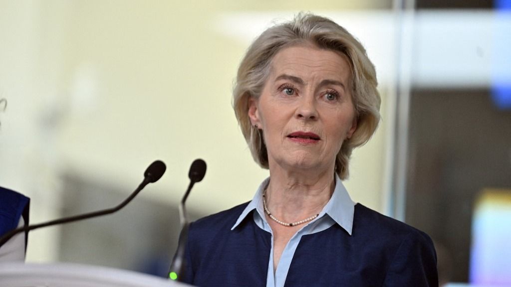 Ursula von der Leyen and Commissioner Hadja Lahbib inspect ERCC operations in Brussels siemens