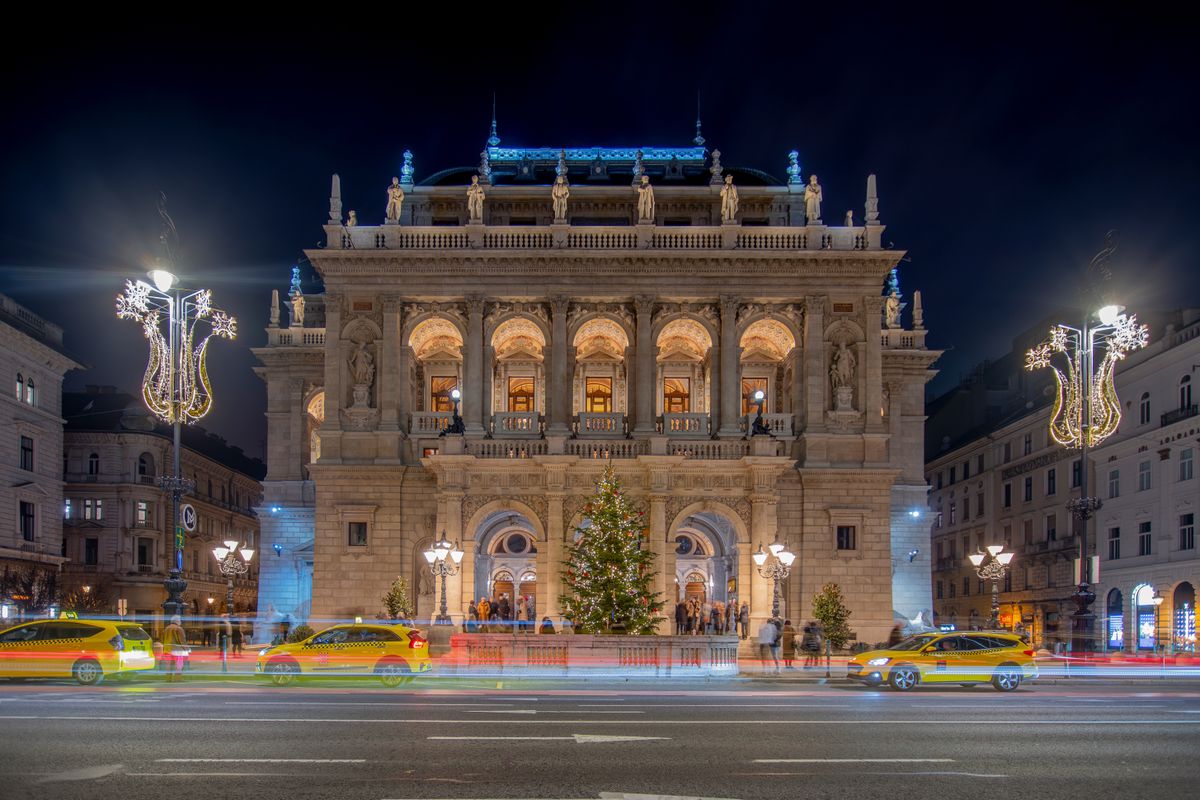 Budapest,,Hungary,December,14,,2024,Night,Cityscape,Of,The,Hungarian