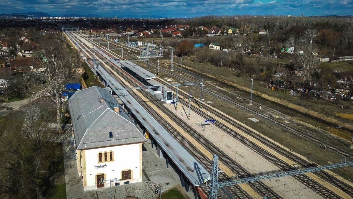 Budapest-Belgrád vasútvonal: már 160 kilométer per órával jár a vonat a magyar szakaszon, videóra vették a száguldást – meglepő szerelvényt vezényelt a sínekre a MÁV