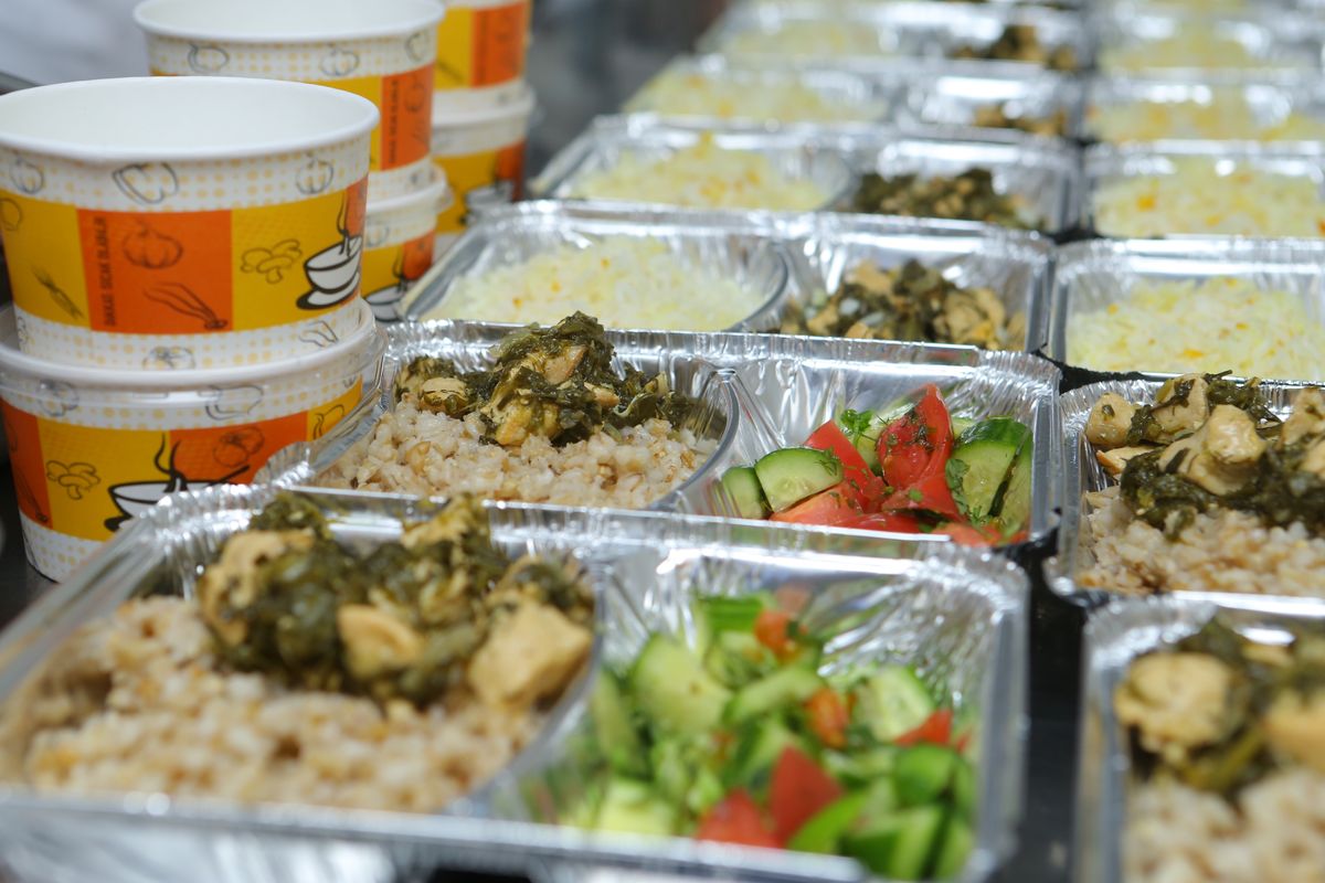 Hospital,Or,Cafeteria,Food,Buffet,With,Foil,Containers,Of,Salads, cafeteria