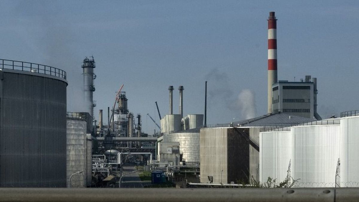 Váratlan csapás érte a Mol riválisát a magyar határnál: a projekt kellős közepén hagyták faképnél az osztrák olajóriást