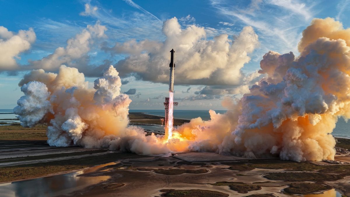 Először kerülte meg a Földet a SpaceX gigantikus rakétája: lenyűgöző felvételek érkeztek a bolygóról