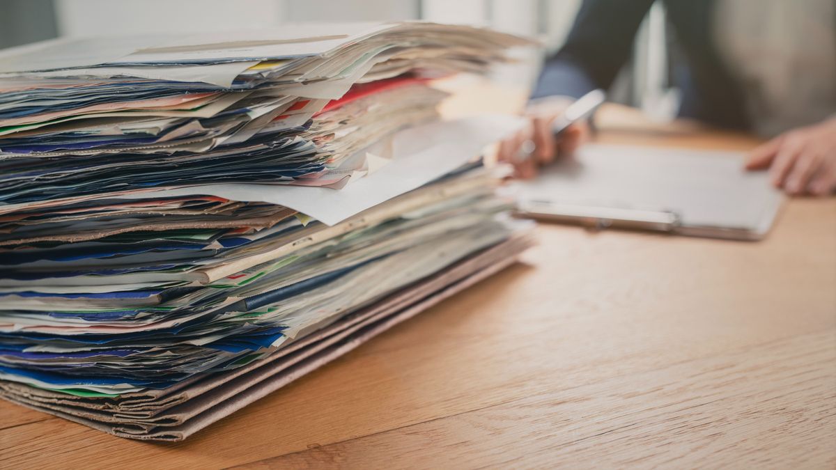 Working,On,Documents,And,Files,In,The,Office vitézy