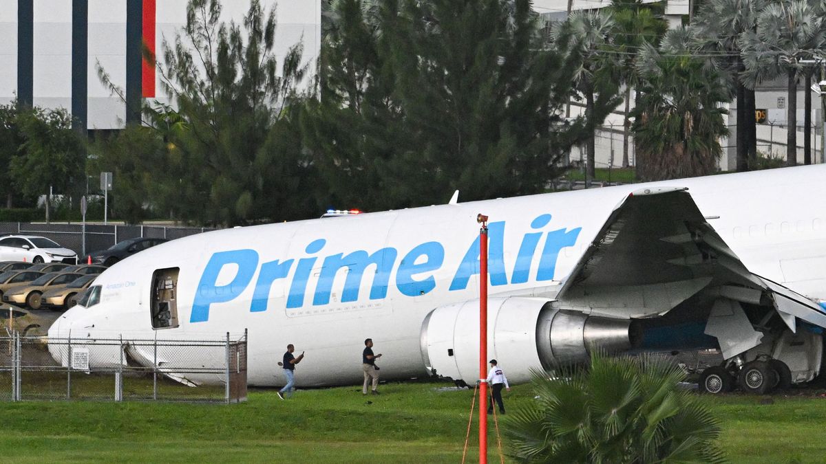 Súlyos balesetet szenvedett az Amazon repülőgépe: halálos áldozatok is vanna, lezárták az egyik legforgalmasabb repteret – videó 
