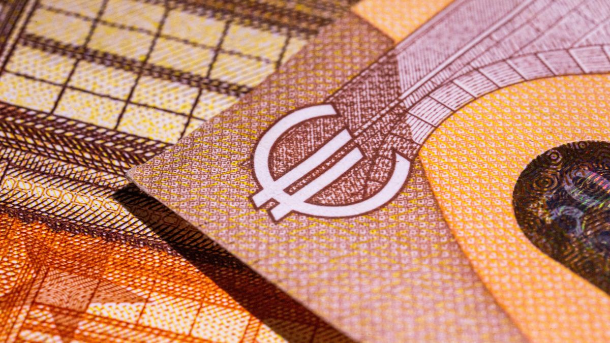 Kimondta a szakértő: nem lesz magyar euró, ha marad a rezsicsökkentés vagy az anyák adómentessége – ami most jön a Tisza-kormánytól, arra nincs felkészülve a lakosság