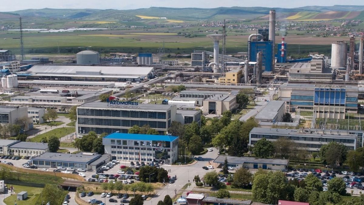 Az utolsó pillanatban jött a mentőöv: több száz dolgozó állását mentheti meg a román állami gázóriás Erdélyben – nagy tervei vannak a legendás gyárral a Romgaznak 