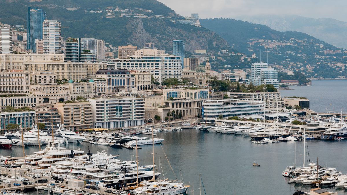 Meglepő társaságba került Monaco, együtt léphetnek le a szégyenteljes listáról