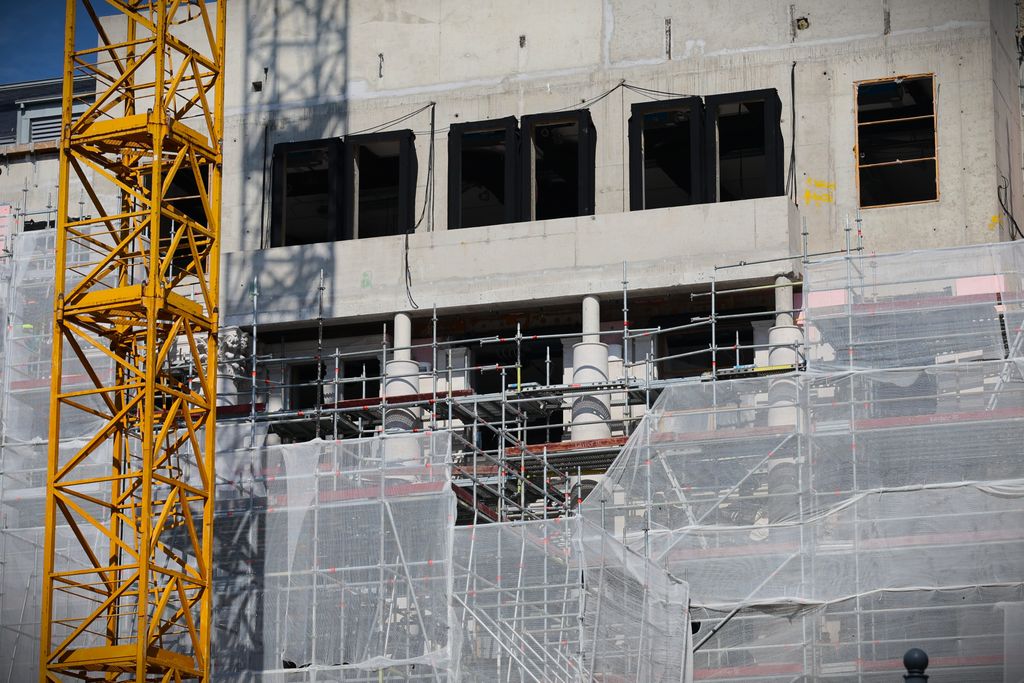 Ez a Tisza-kormány első torzója: fotókon a budai vár újjáépítése, félkészen hagyják a világörökséget