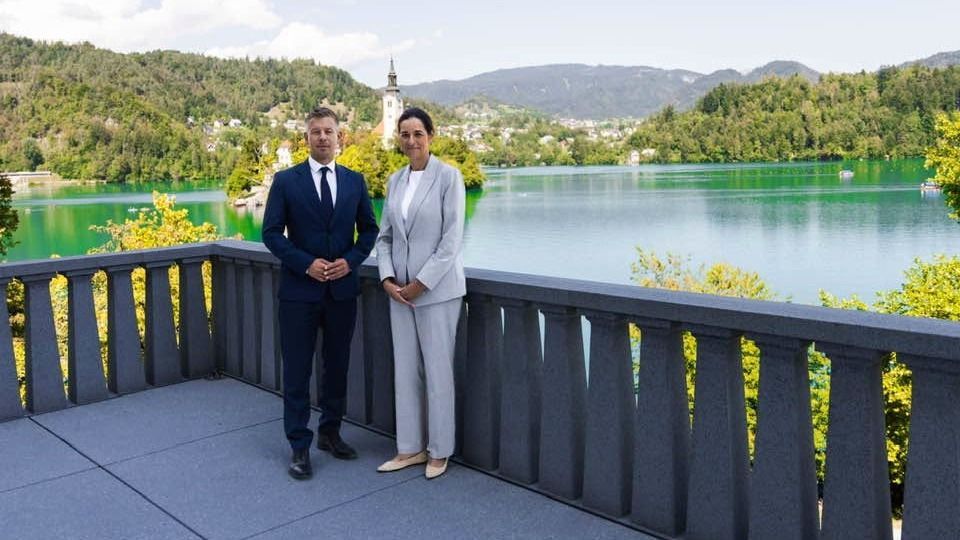 Magyar Péter és Orbán Anita átalakítja a magyar külpolitikát