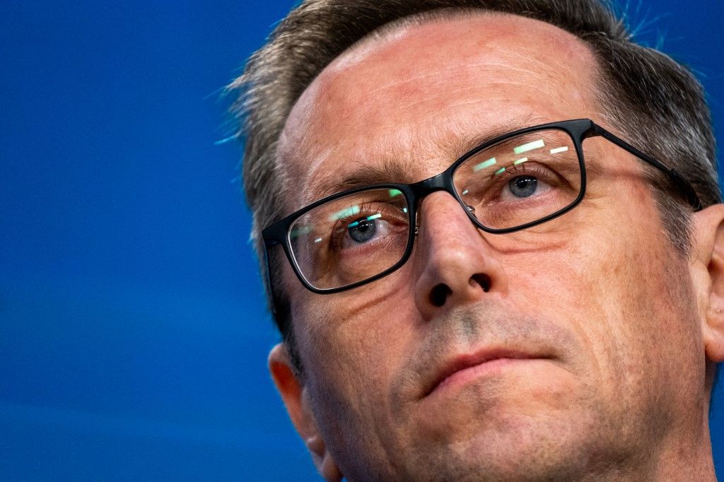 A forint árfolyama: semleges szintre parkoltatták, és innentől Merztől és a Varga Mihály vezette MNB-n múlik, merre fordul