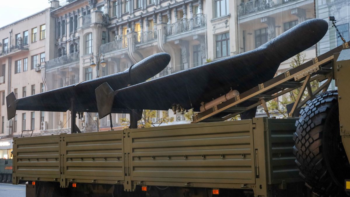 Állva hagyja az oroszok gyilkos fegyvere az ukránokat, Kijev képtelen leszedni Moszkva új technikáját: ebből újabb kalapozás lesz Zelenszkij részéről – nagyon sok pénzt kérhet az elnök 