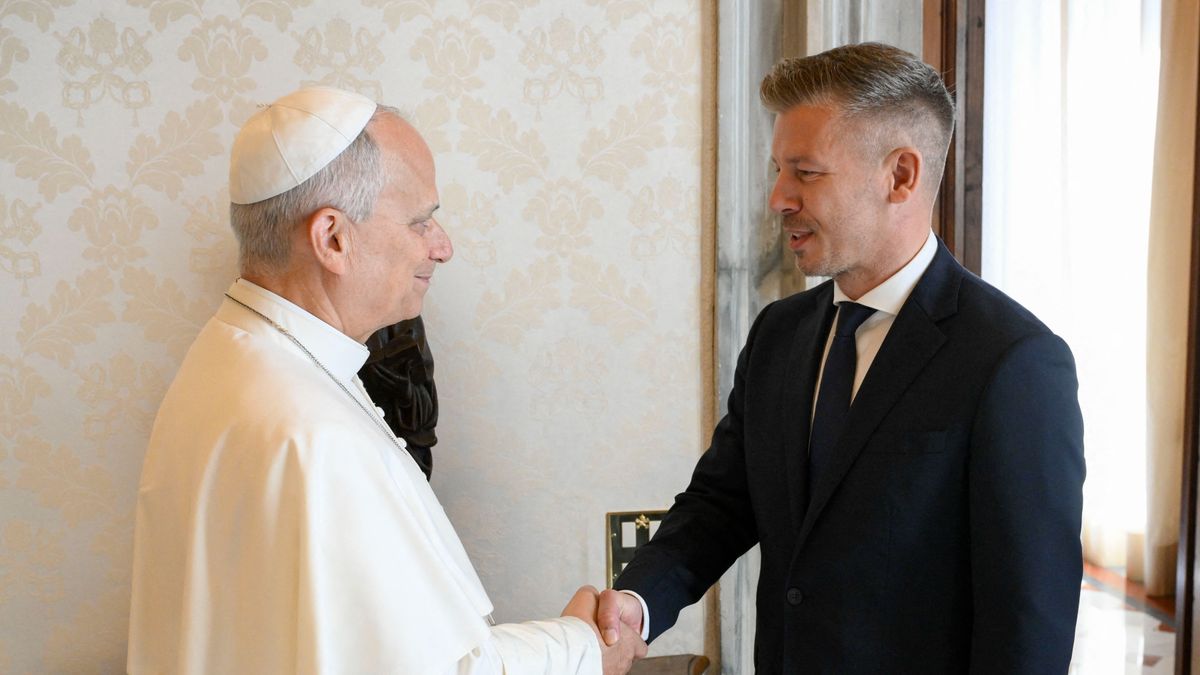 Magyar Péter meghívta Magyarországra XIV. Leó pápát: kiderült, mint mondott neki a katolikus egyházfő