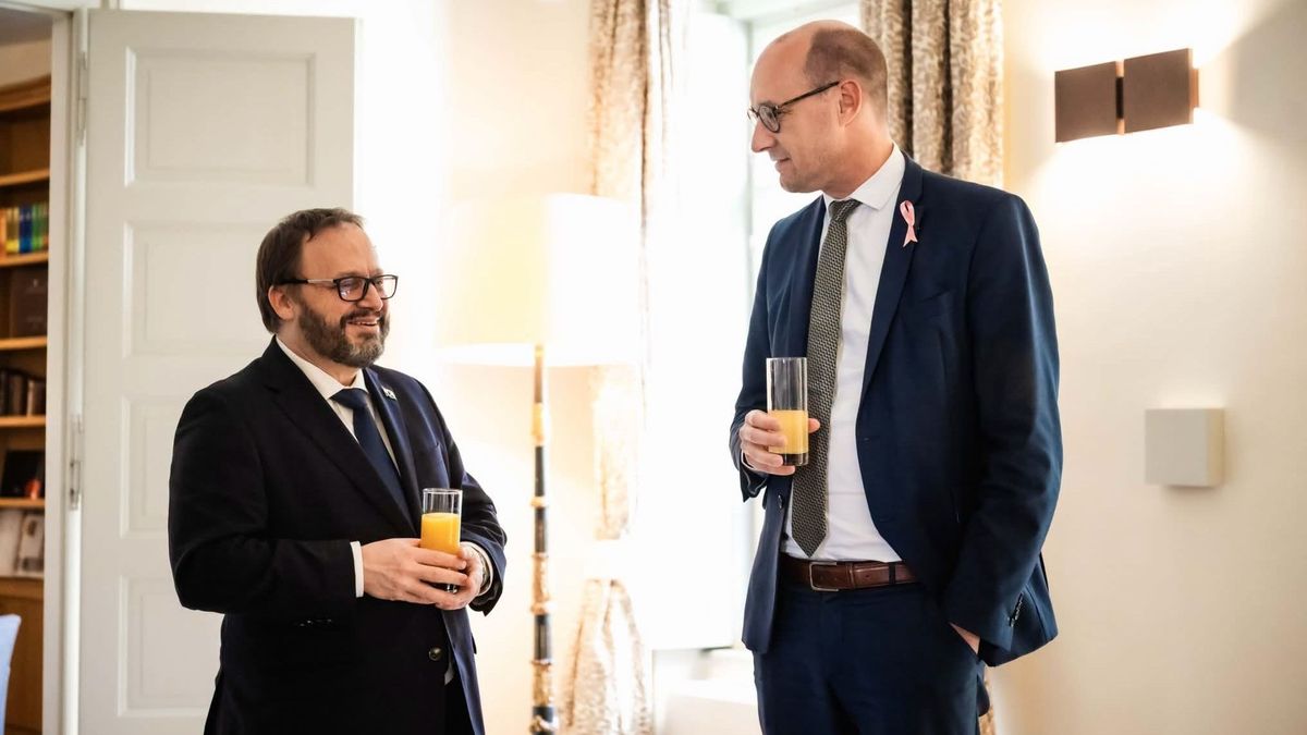 Váratlan témában szólalt meg Kármán András: egy magyar gimnázium miatt ragadott billentyűzetet – de van egy csavar a történetben