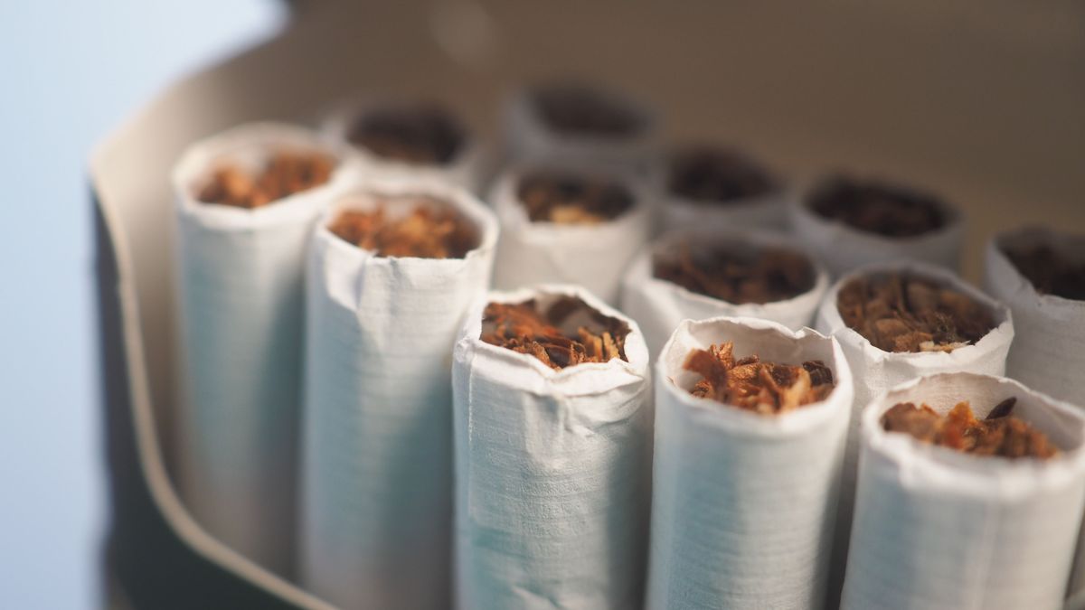 Horror a magyar határ mellett: óriási illegális cigarettagyárat találtak, több tucat paraguayi dolgozott embertelen körülmények között – Magyarország is bekapcsolódott a nyomozásba