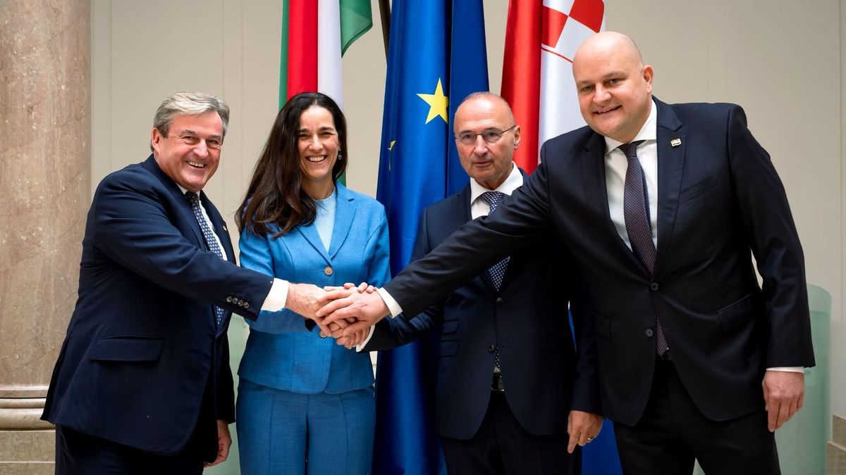 Kapitány István Orbán Anitával közösen ment Horvátországba, rögtön új földgázkitermelést jelentettek be: a Mol, a Janaf és az Adria-kőolajvezeték is napirenden van