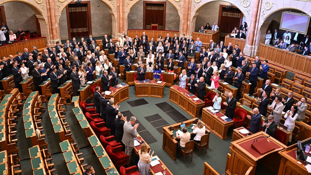 Erre senki nem számított: fű alatt leváltotta a Tisza a kulcsfontosságú politikusát, magyarázkodik a kormánypárt – súlyos mutyi állhat a háttérben