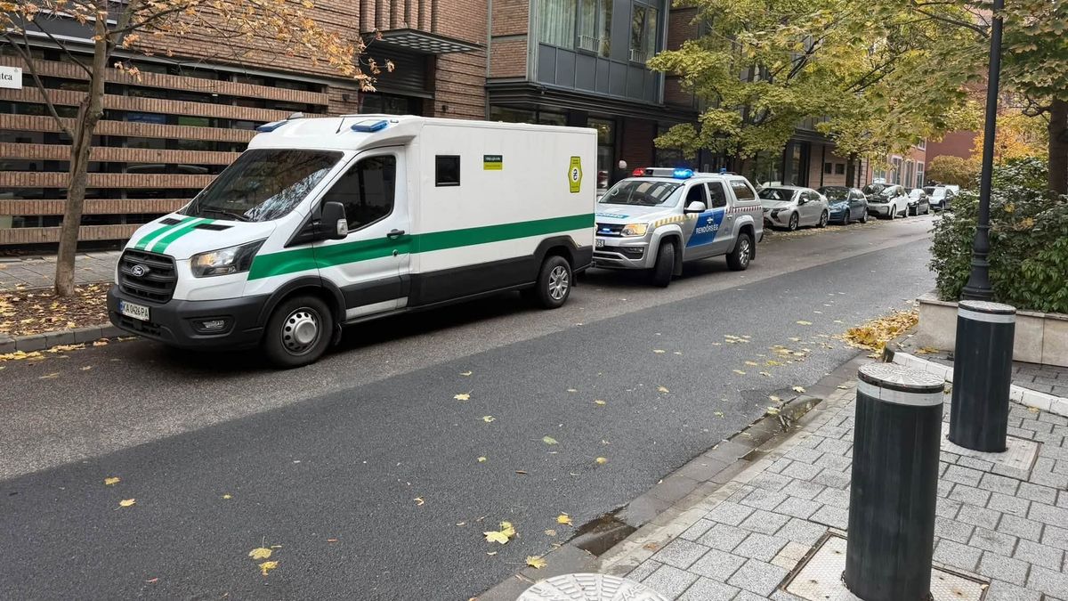 Ez meghökkentő: újabb ukrán aranykonvoj tűnt fel Magyarországon, a készenléti rendőrség fegyveresei kísérték – Kuznyecov tábornok is a pénzszállítóban volt