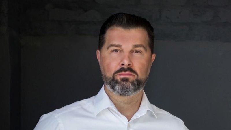 Hliniczky Krisztián szerző profilképe