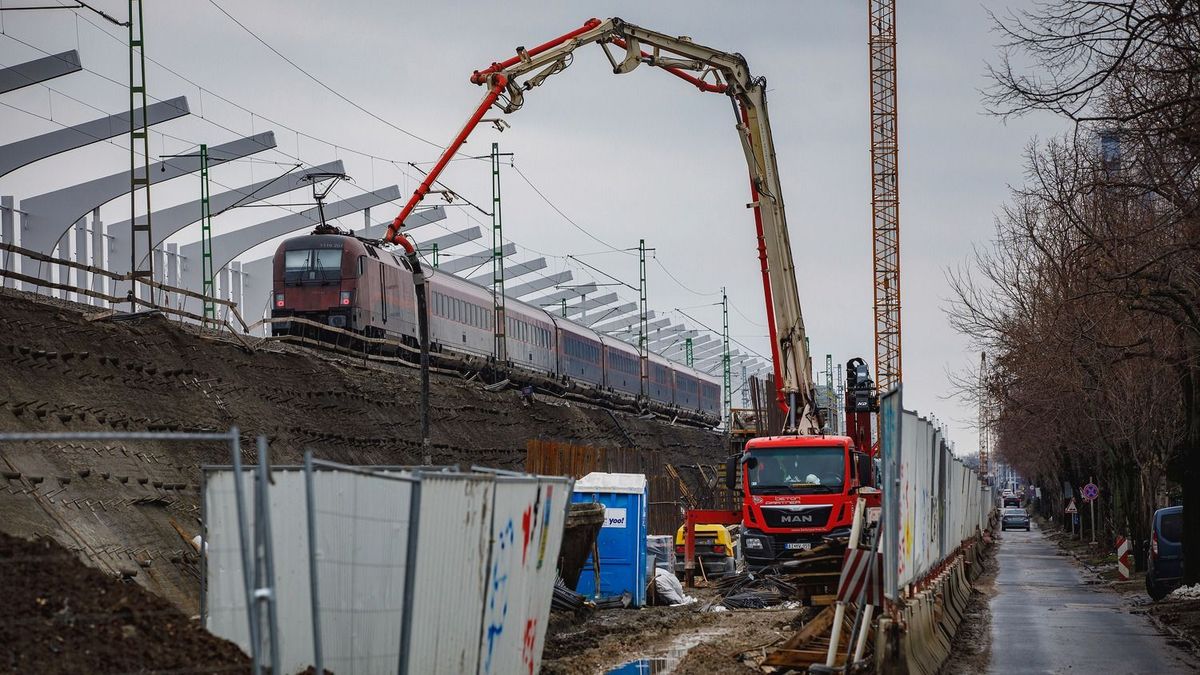 Azonnal beindult a lobbi a Déli Körvasút leállítása után, ez lehet Magyarország új, gigantikus vasúti beruházása: biztosan nem a V-Híd építené meg – az oroszok és a kínaiak is adnának rá hitelt?