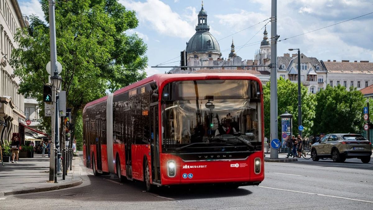 Erre nagyon kell figyelnie Budapestnek: súlyos problémákra derült fény kínai elektromos buszoknál, tömegével jelzik a sofőrök – ugyanettől a márkától rendelt 160 trolit a BKK